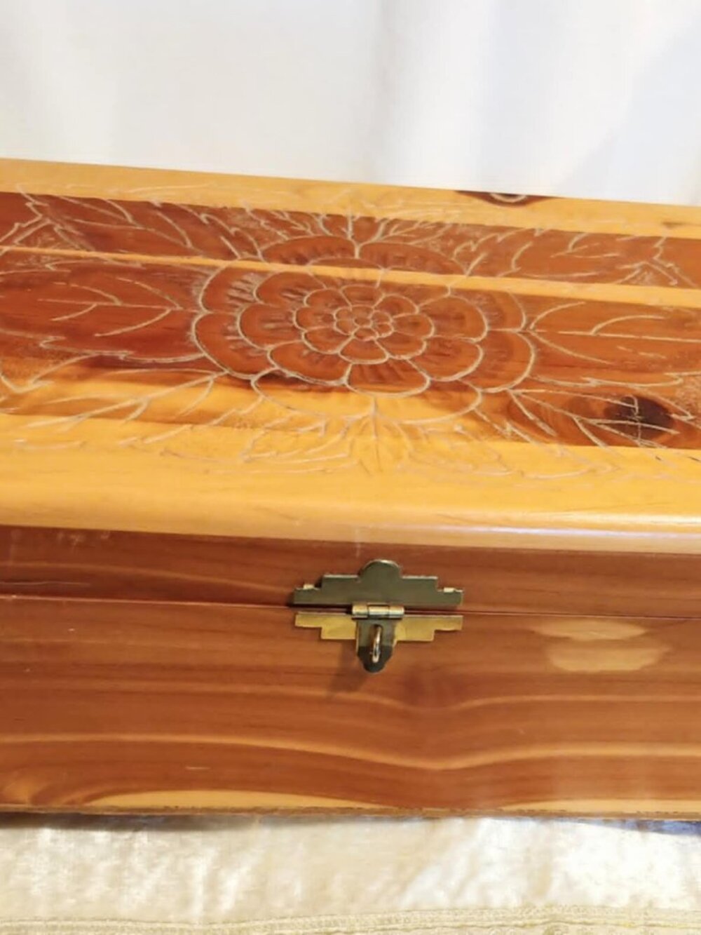 Beautiful Knotty Pine Etched Vintage Handcrafted Jewelry Keepsake Treasure Box